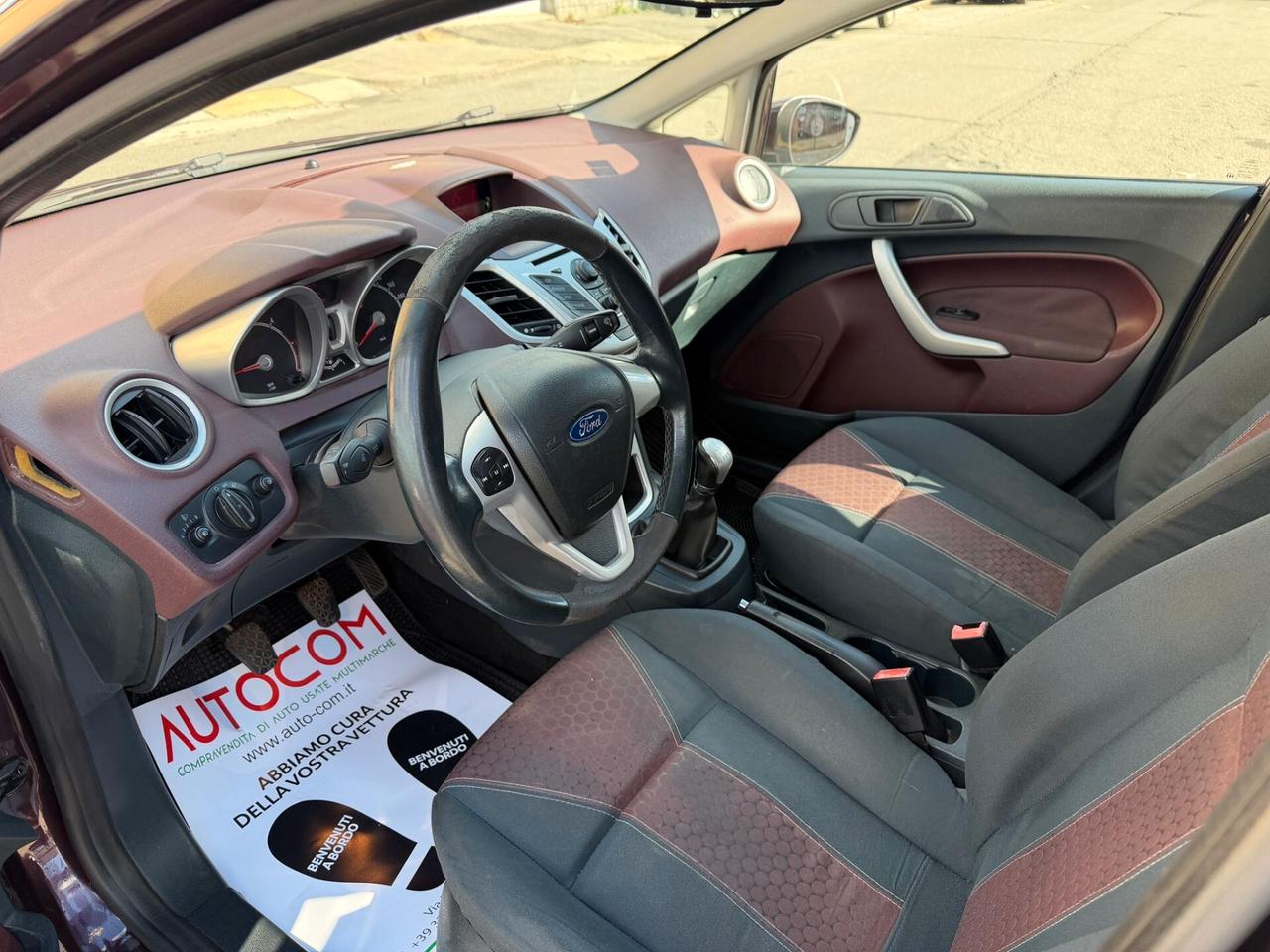 Ford Fiesta 1.4 TDCi 68CV 5 porte Titanium