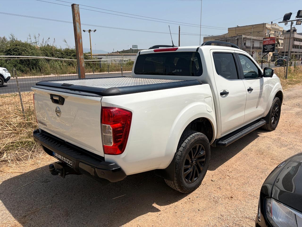NISSAN NAVARA DOUBLE CAB N-GUARD 2.3 DCI 190CV 4WD IVA ESPOSTA