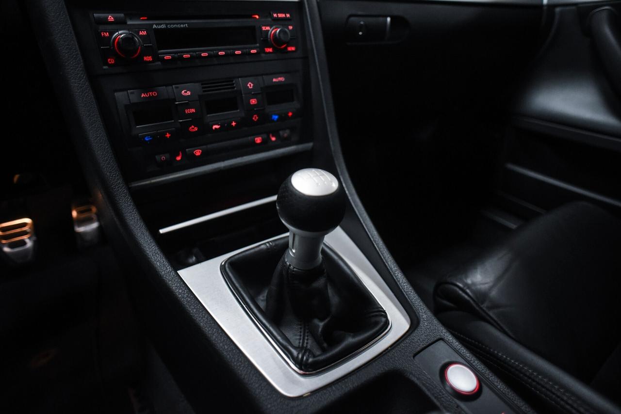 Audi A4 RS 4 4.2 V8 quattro