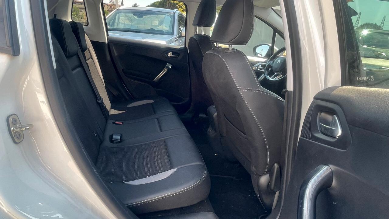 Peugeot 2008 BlueHDi 100 Allure