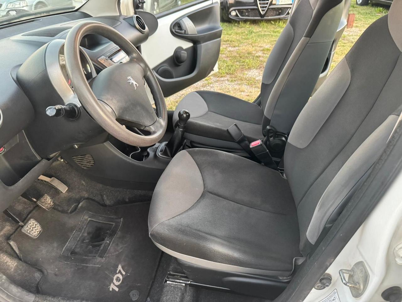 Peugeot 107 1.0 5 porte del 2014 SOLO 136.000 KM