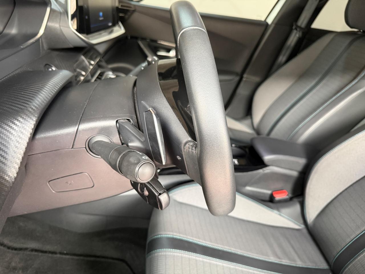 Peugeot 2008 BlueHDi 130 S&S EAT8 Allure Pack