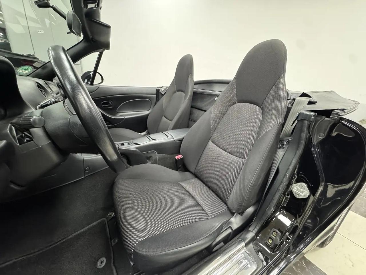 Mazda MX-5 1.6i 16V cat