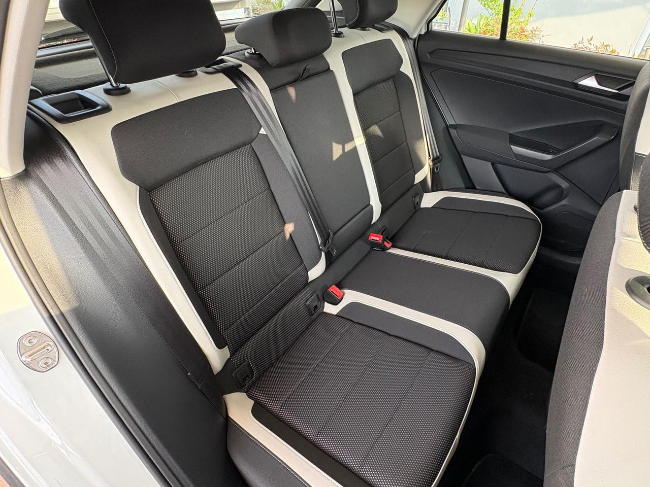 Volkswagen T-Roc Advanced 1.6 TDI #9825