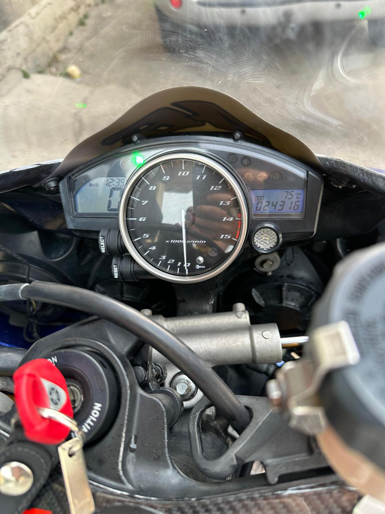 YAHAMA YZF R1 2006