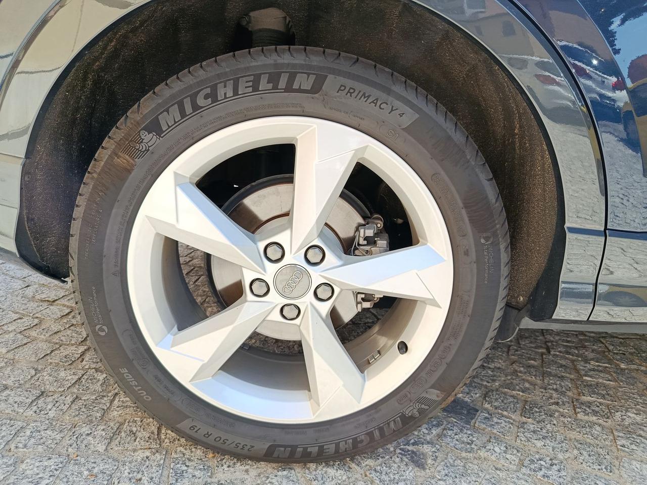 Audi Q3 2.0 TDI Business #6230