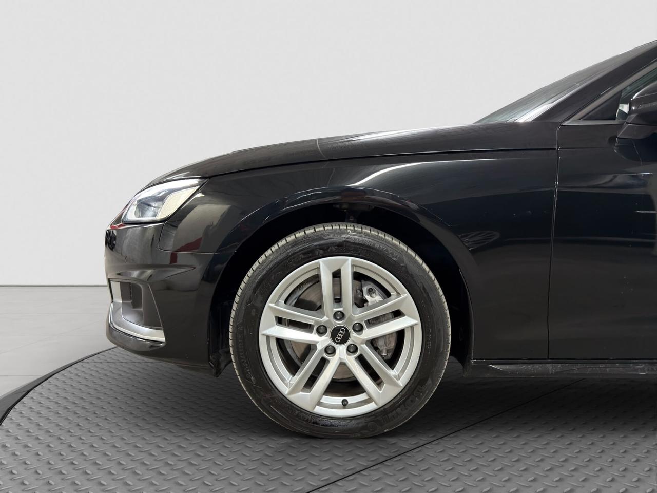 Audi A4 Avant 40 TDI quattro S tronic Business Advanced