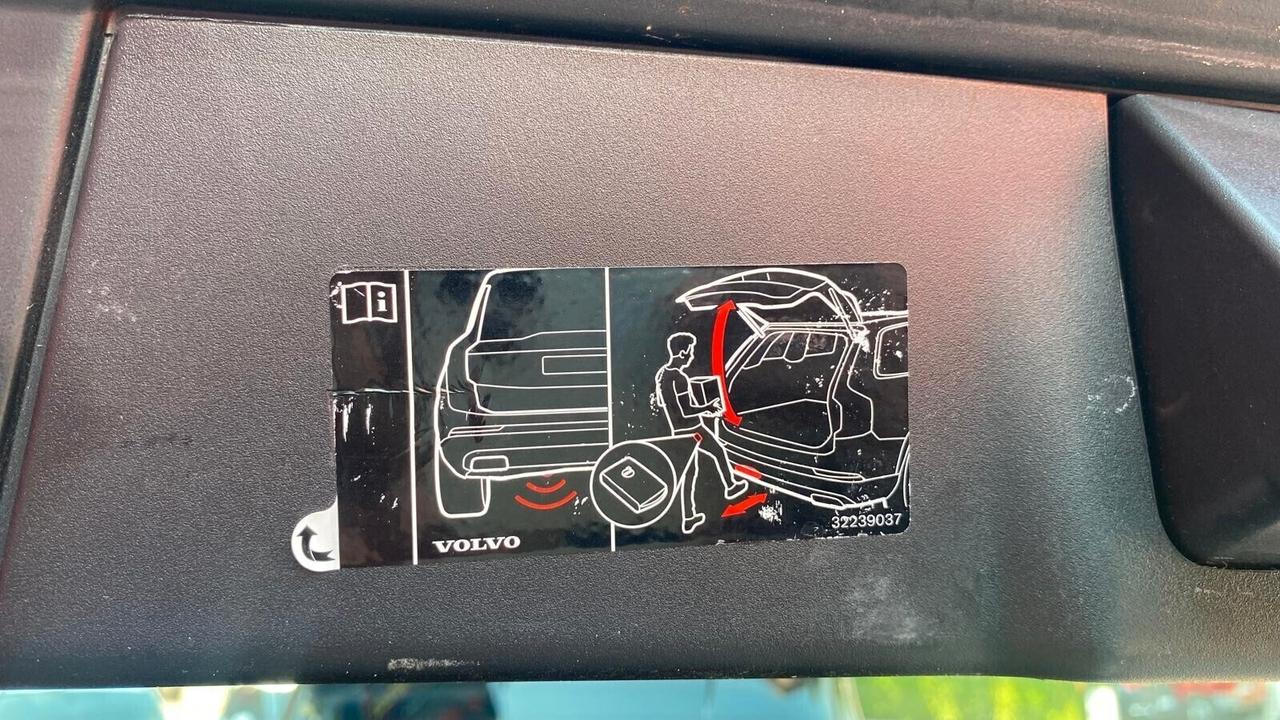 VOLVO V90 CROSS COUNTRY B4 (d) AWD 2.0 (197CV) - VIRTUAL COCKPIT, TETTO PANORAMICO, PELLE TOTALE