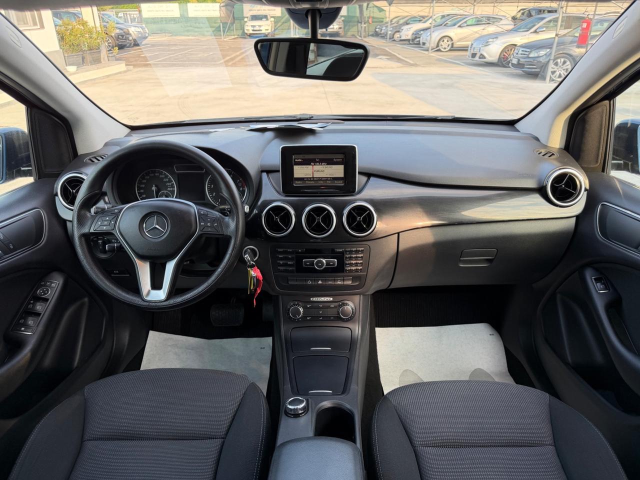 Mercedes-benz A 180 AUTOMATIC Premium