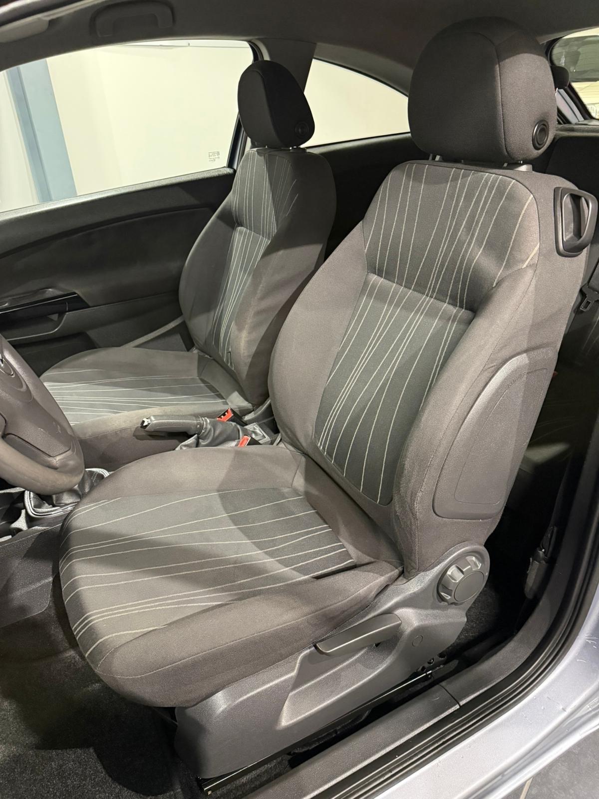 Opel Corsa 1.0 12V 3 porte -UNICO PROPRIETARIO-NEOPATENTATI