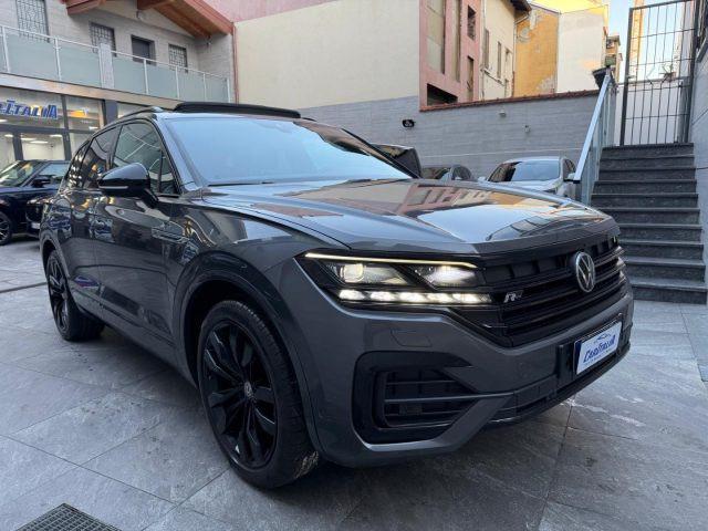 VOLKSWAGEN Touareg 3.0 V6 TDI 286 CV SCR R line tetto panoramico