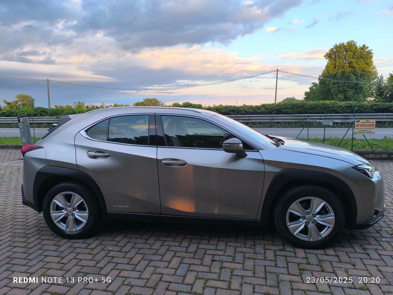 Lexus UX Hybrid Business Full Optional
