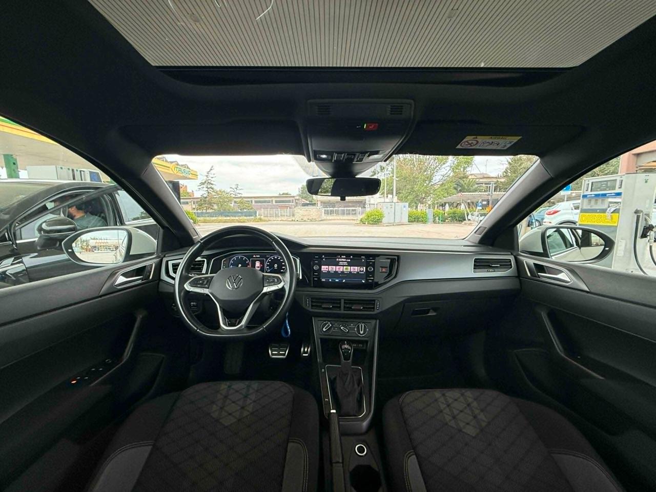 Volkswagen Taigo 1.0 TSI 110 CV DSG R-Line/TETTO/FULL LED