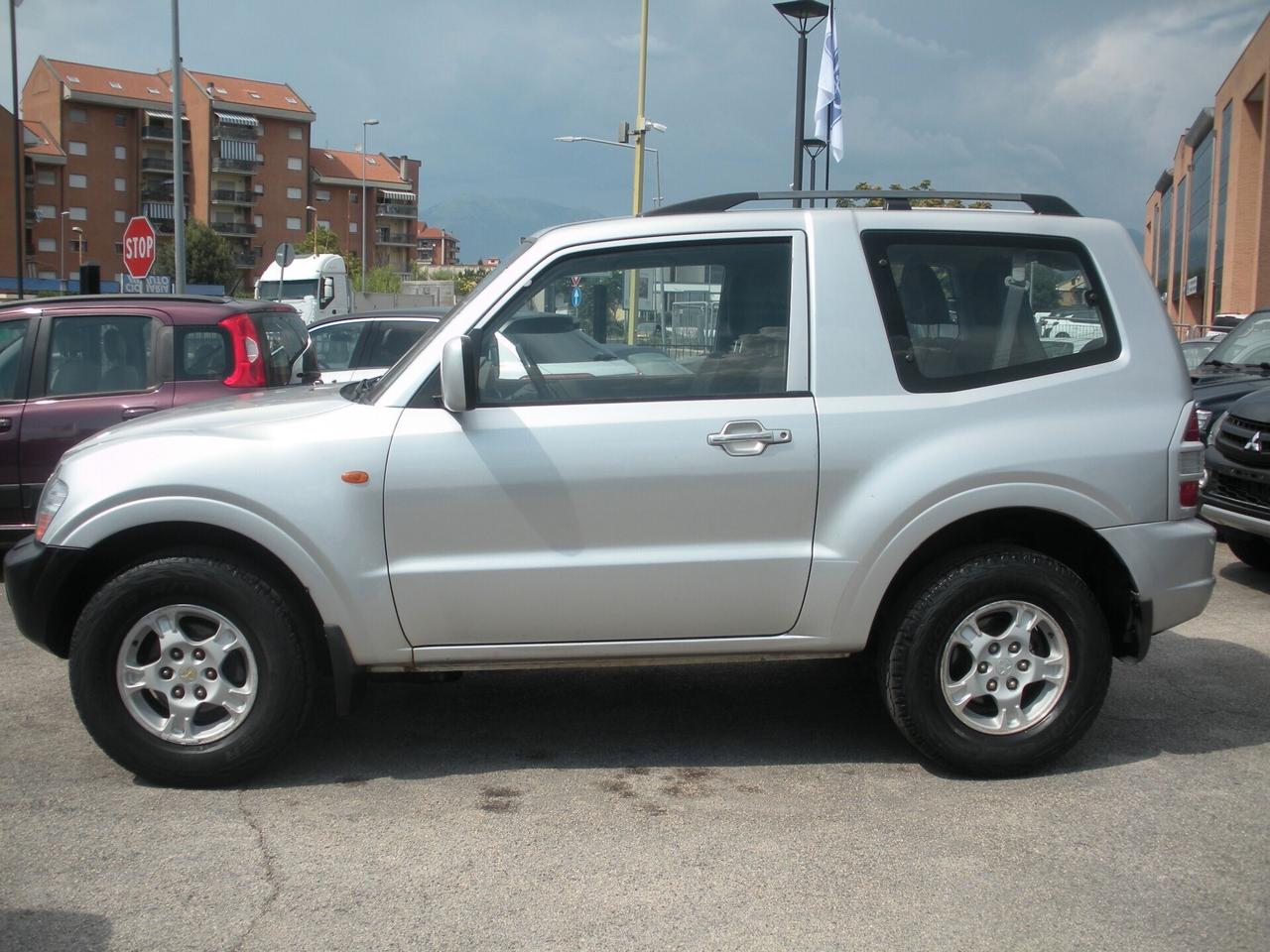 Mitsubishi Pajero 3.2 16V DI-D 3p. GLS1 Autocarro