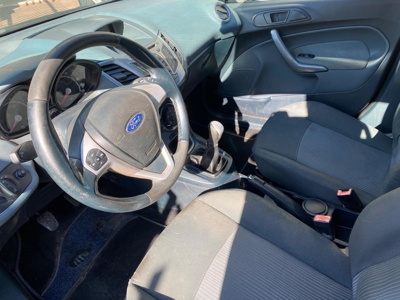 Ford Fiesta 1.2 82 CV 5 porte Titanium ok neopatentati