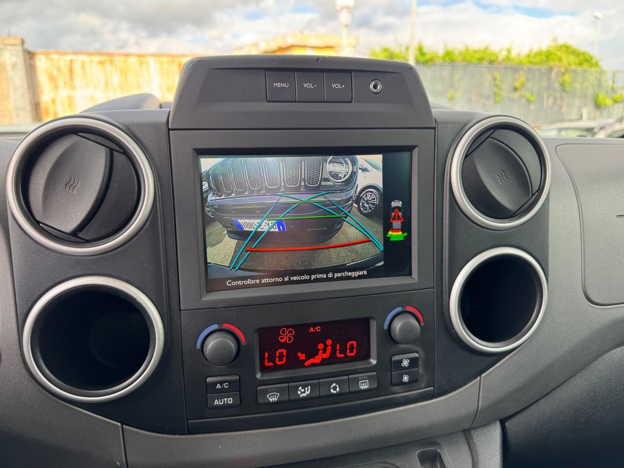Peugeot Partner Tepee 1.6 BlueHDi 120 NAVI RETROCAMERA