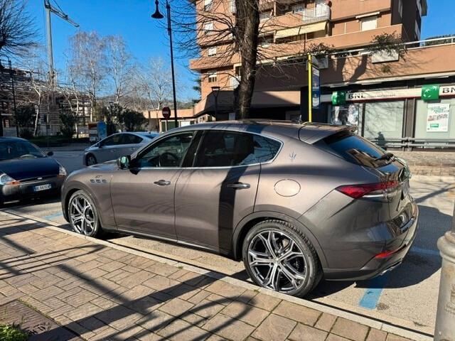 Maserati Levante 330 CV MHEV AWD GT