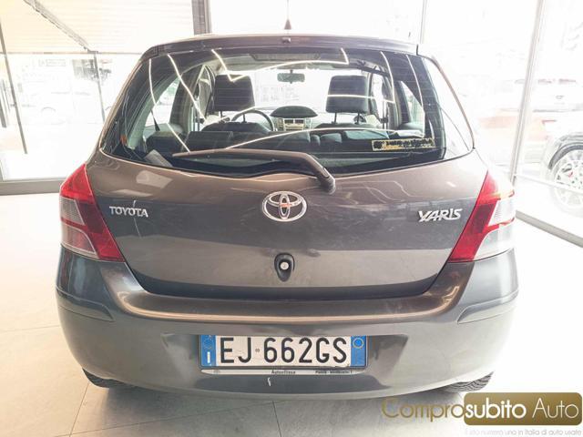 TOYOTA Yaris 1.0 5 porte Sol