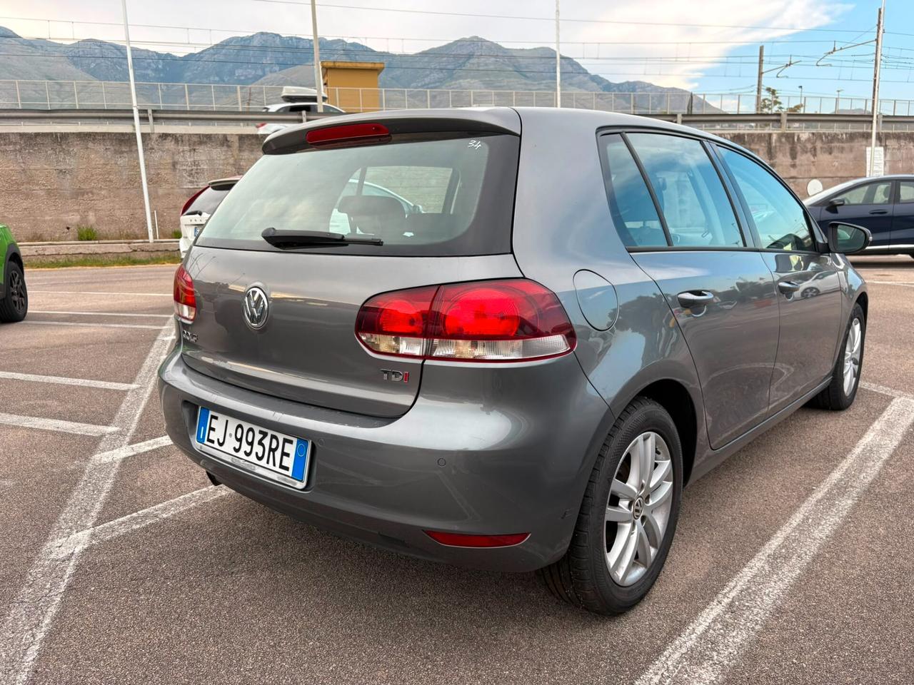 Volkswagen Golf 1.6 TDI DPF 5p. Highline