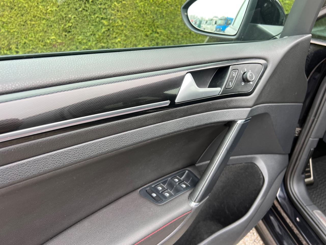 Volkswagen Golf GTI Performance 2.0 TSI DSG 5p. BlueMotion Technology