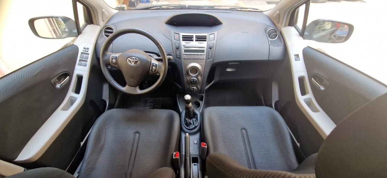 Toyota Yaris 1.0 5 porte Sol