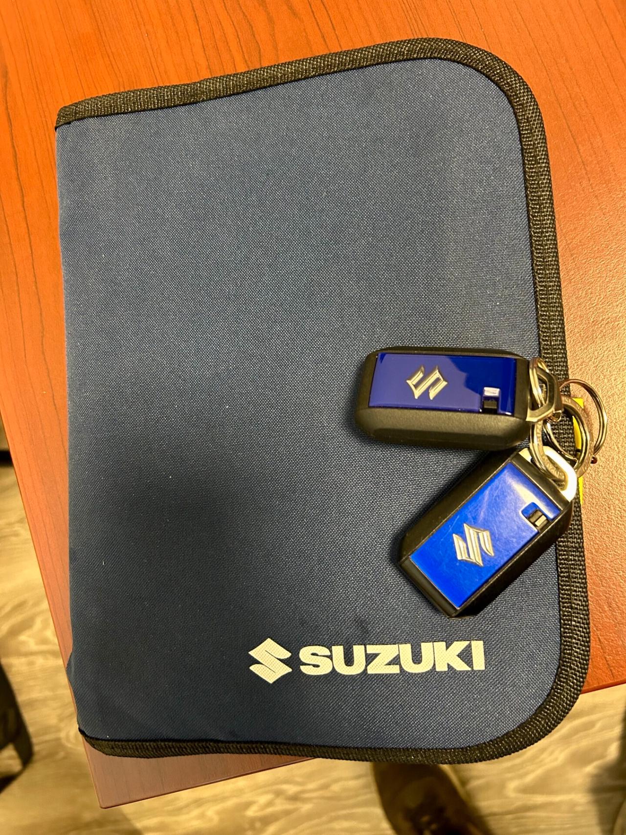 "UNA CHICCA" Suzuki Swift 1.2 Hybrid 4x4 AllGrip Top