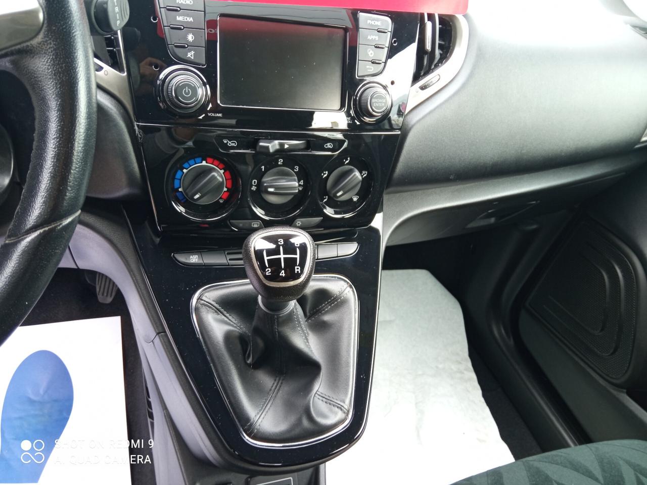 Lancia Ypsilon 1.3 MTJ 5P 95CV NEOPATENTATI SILVER