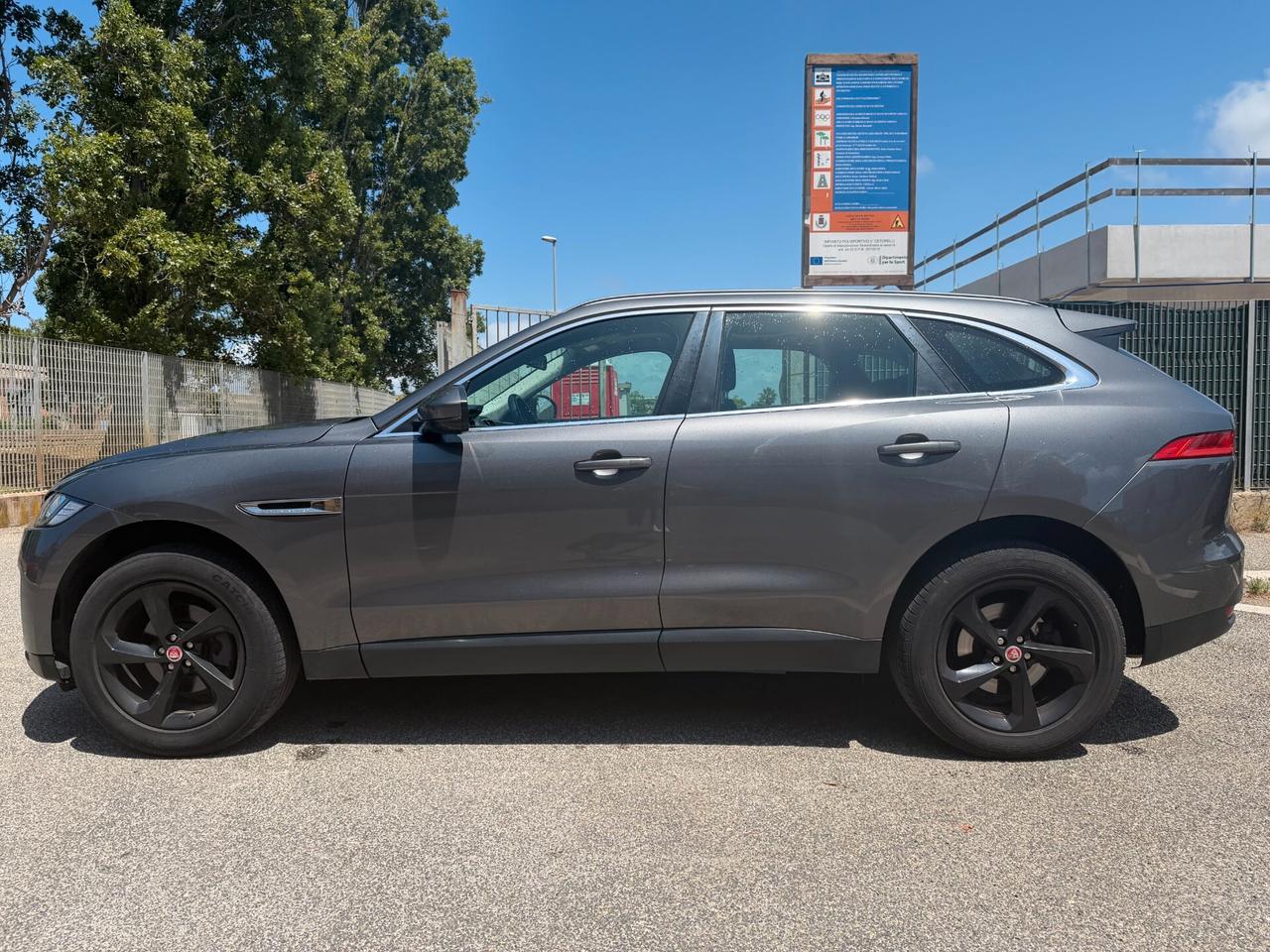 Jaguar F-Pace 2.0 D 180 CV AWD aut. R-Sport
