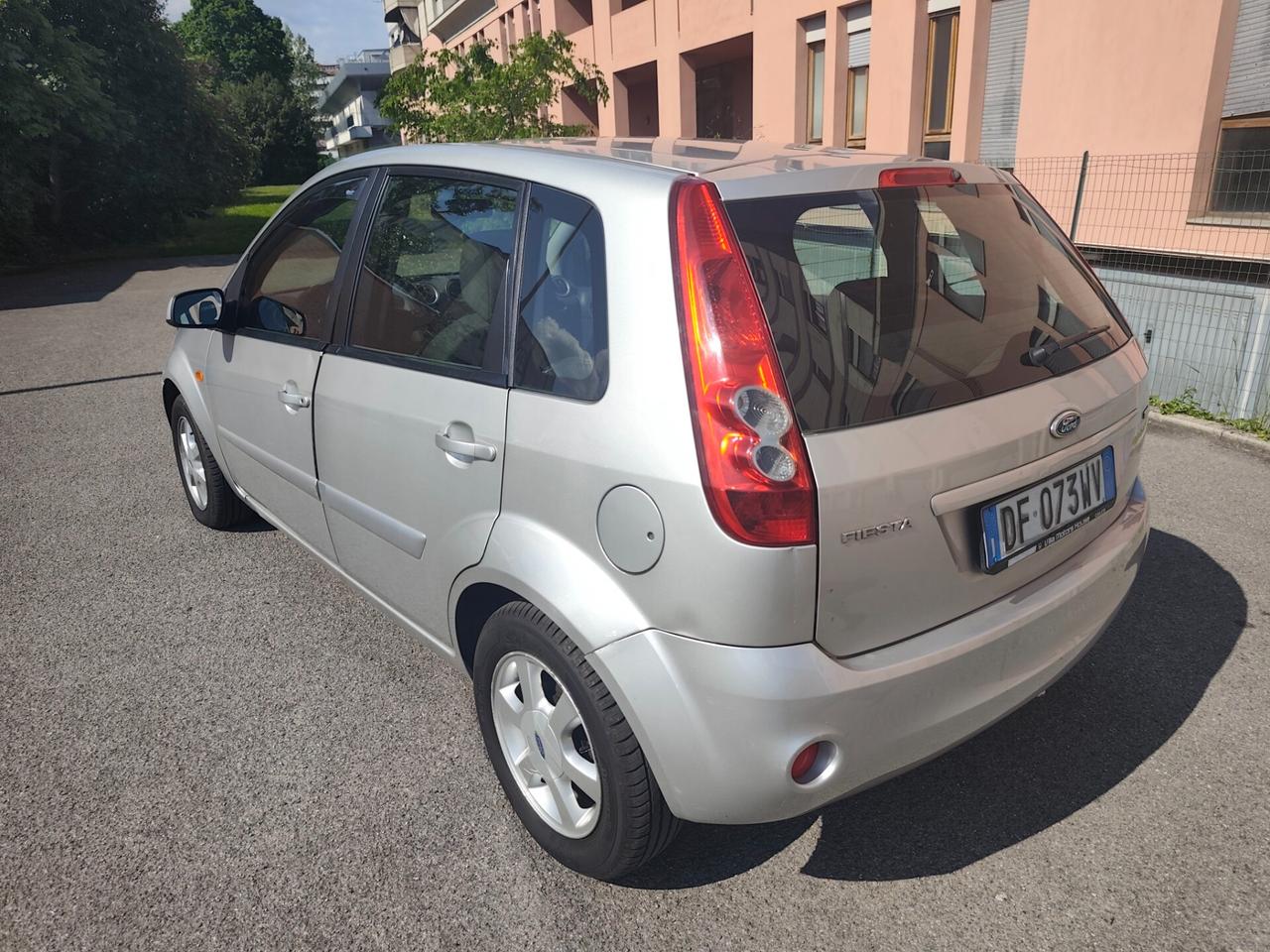 Ford Fiesta 1.4 TDCi 5porte Ghia neopatentati