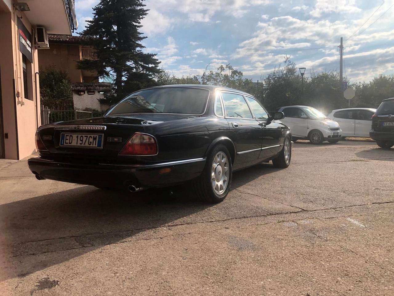 Jaguar XJ Daimler 4.0 cat