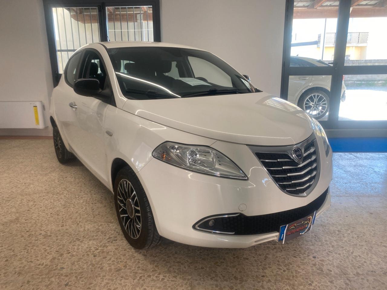 Lancia Ypsilon 1.2 69 CV 5 porte Platinum