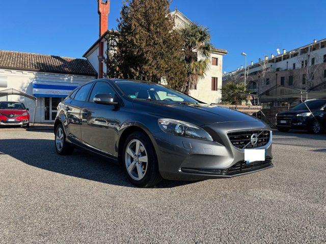 VOLVO V40 D2 1.6 Summum OK NEOPATENTATI