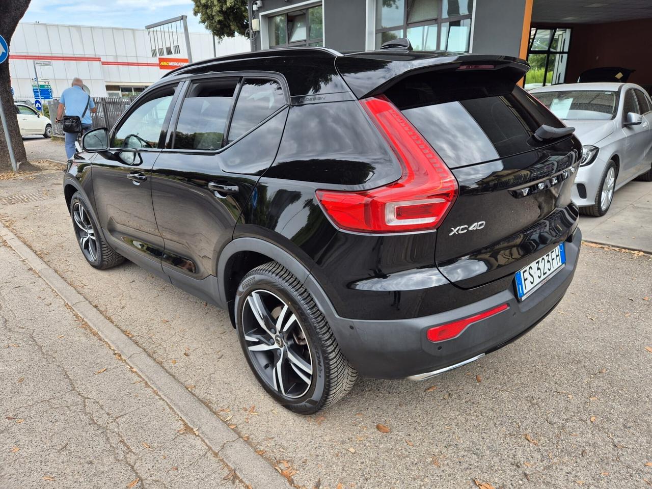 Volvo XC40 D4 AWD Geartronic R-design