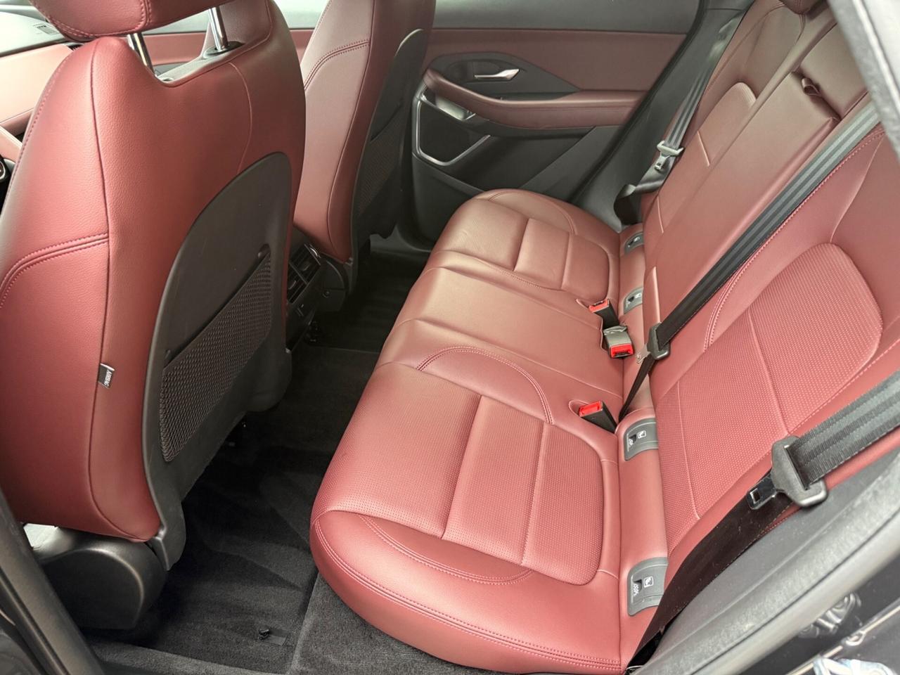 Jaguar E-Pace 2.0D I4 163 CV R-Dynamic SE