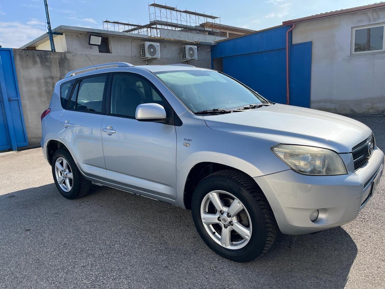 Toyota RAV 4 -2.2 D-4D-4x4- full-2006