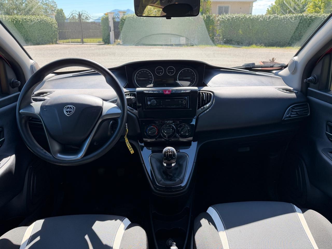 Lancia Ypsilon 1.2 69CV Silver-2015"IMPECCABILE"