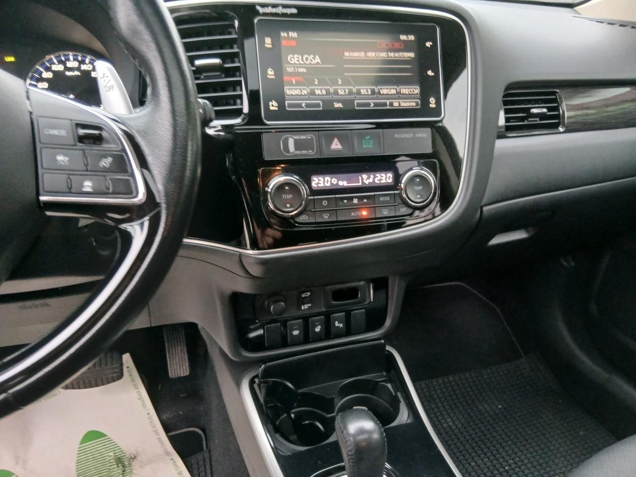 Mitsubishi Outlander 2.2 DI-D 4WD Instyle Plus SDA 7 posti tua a € 199 mese
