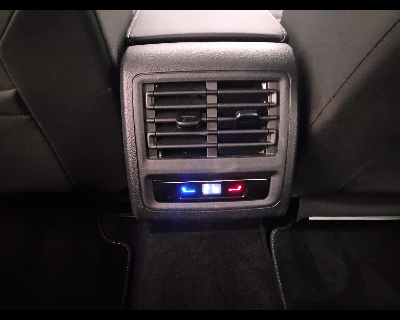 VOLKSWAGEN Golf VIII 2024 - Golf 2.0 tdi Life 115cv