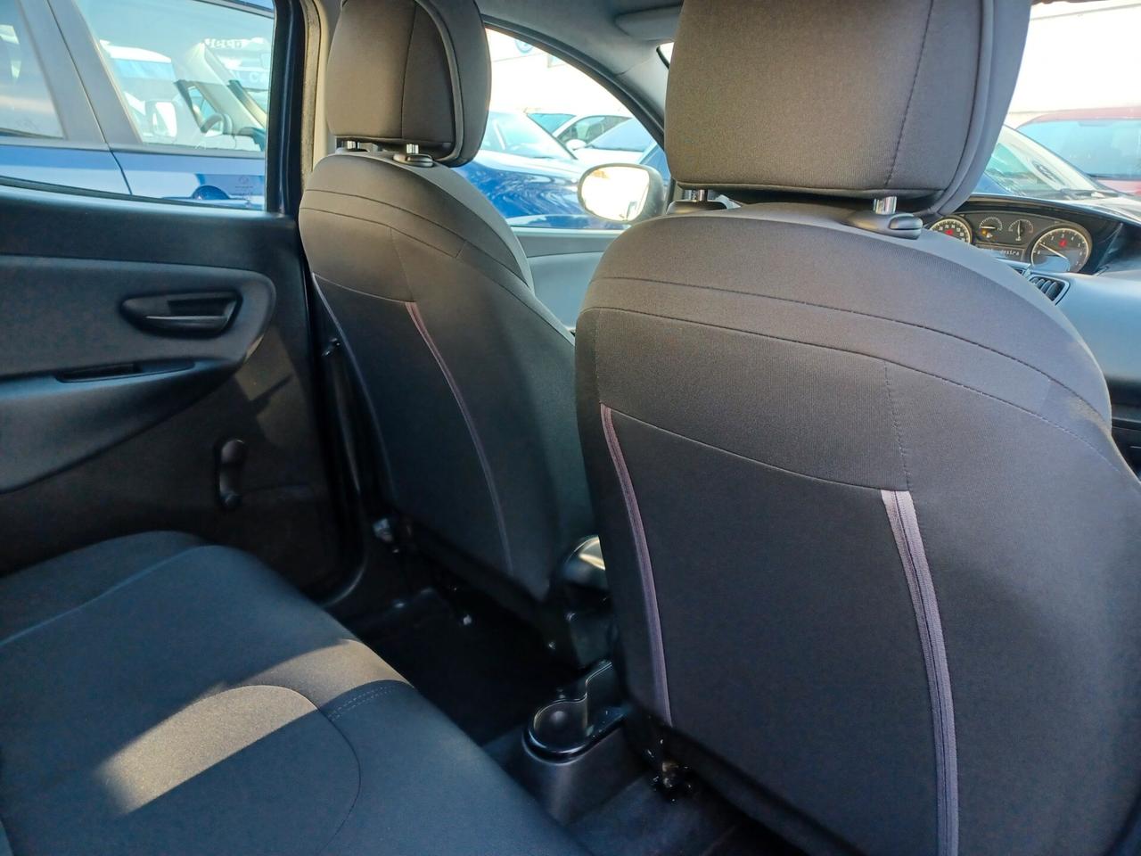 Lancia Ypsilon 1.2 5 porte Gold ANNO 2017 EURO 6