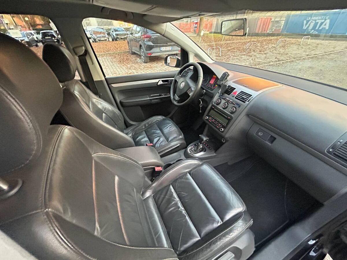 Volkswagen Touran 2.0 tdi Highline 170cv dsg dpf