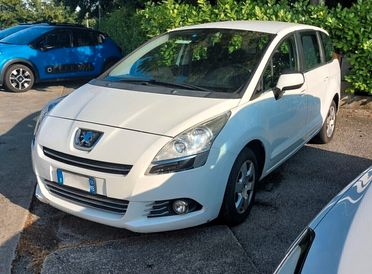 Peugeot 5008 1.6 Diesel 7 Posti Neopatentati