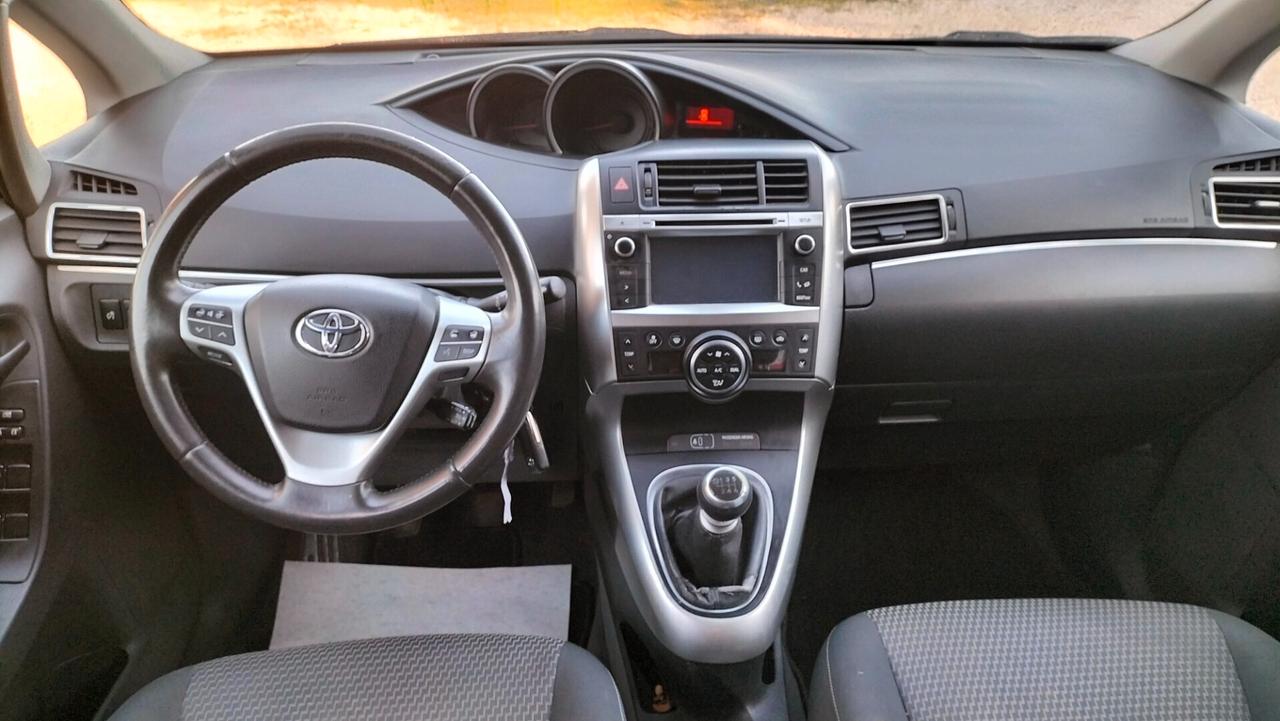 Verso 1.6 D-4D Style 7 POSTI UNIPRO KM 120000