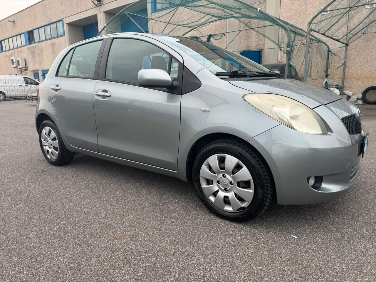 Toyota Yaris 1.3 5 porte Sol