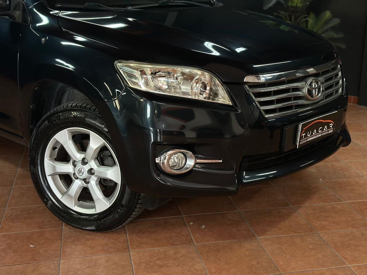 Toyota RAV 4 2.2 D-4D Exclusive #10902