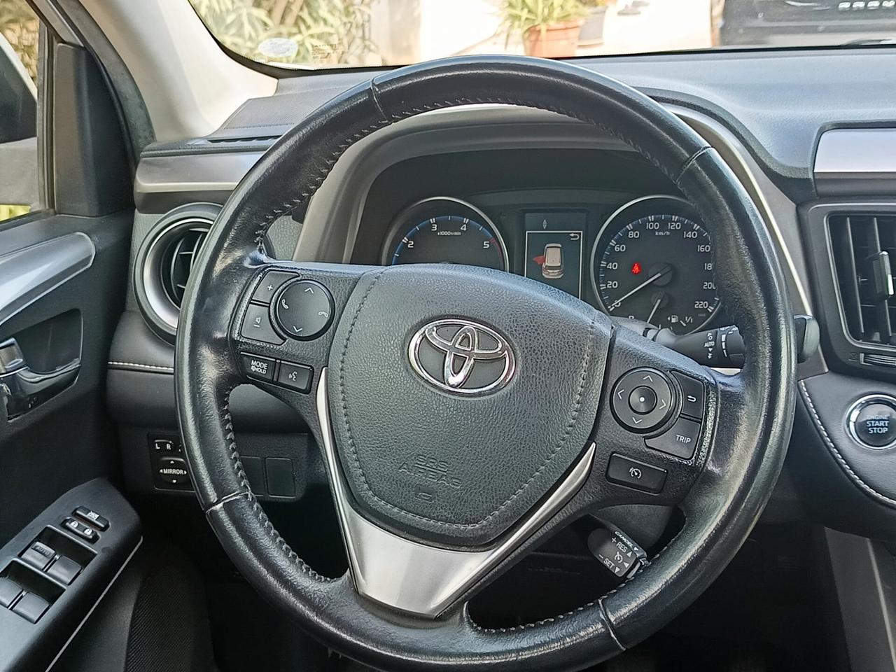 Toyota RAV4 2016 - 2.0 D-4D 2WD Business LB AUTOMOBILI