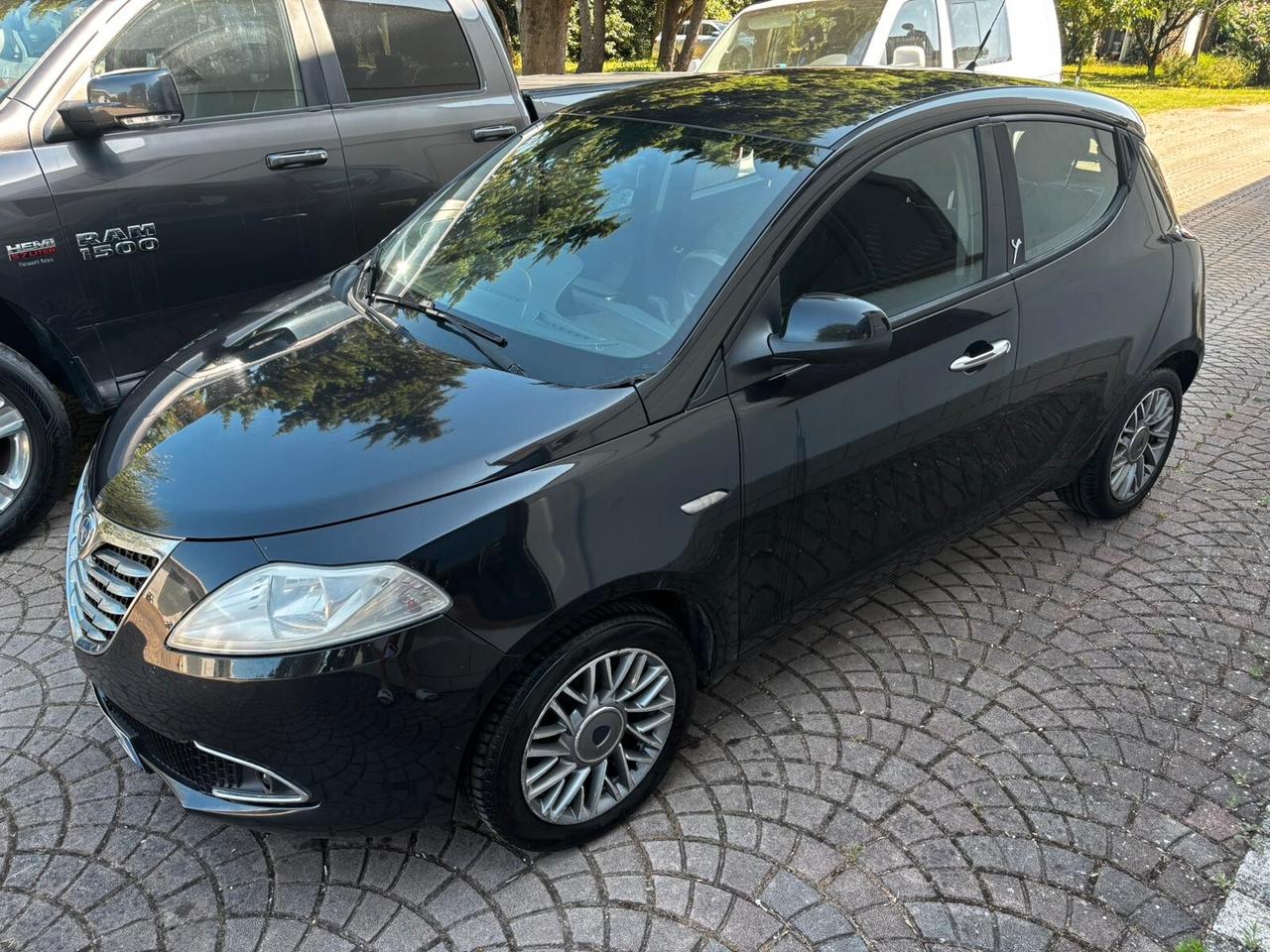 Lancia Ypsilon 1.2 69 CV 5 porte GPL Ecochic Silver IDONEA PER NEOPATENTATI PERMUTABILE