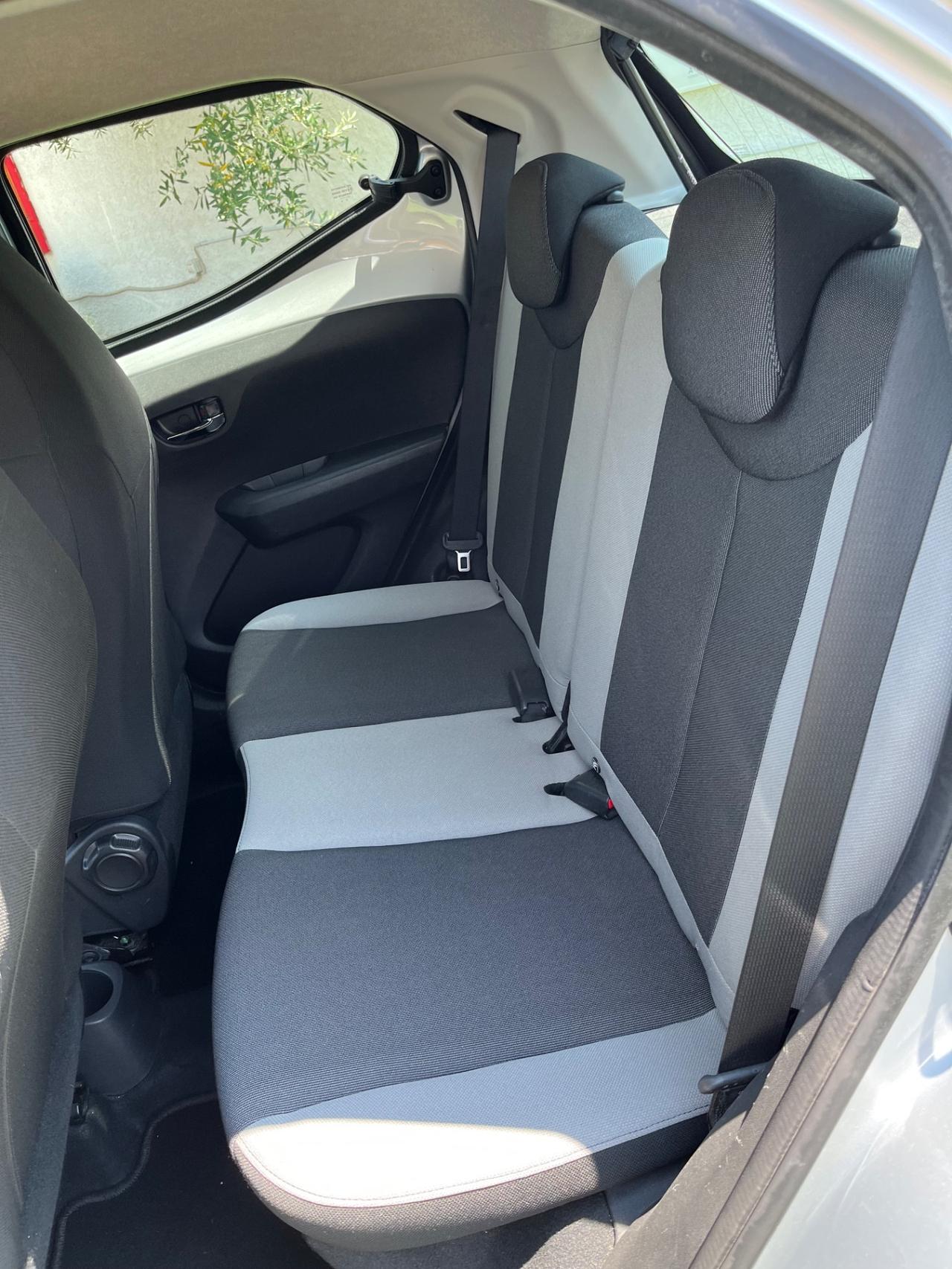 Toyota Aygo 1.0 VVT-i 69 CV 5 porte x-play TSS