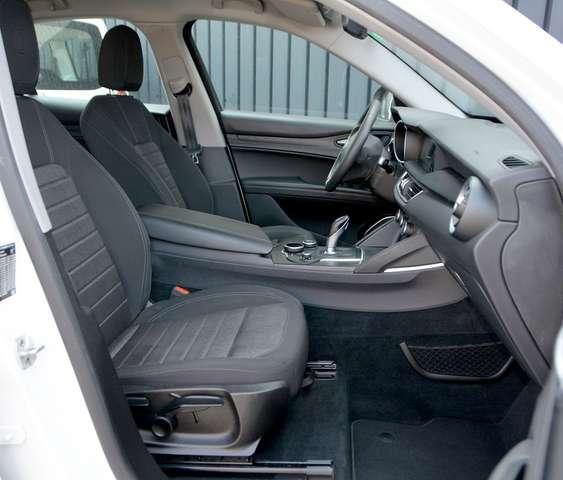 Alfa Romeo Stelvio 2.2 t Business Q4 210cv auto