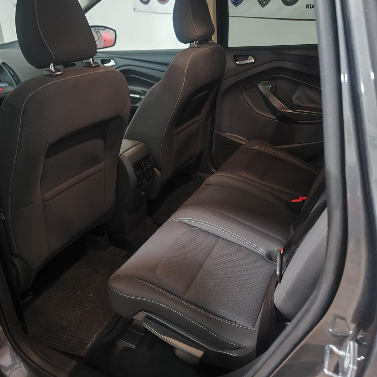 Ford Kuga 1.5 TDCI 120 CV S&S 2WD Powershift Business 12 mesi di garanzia