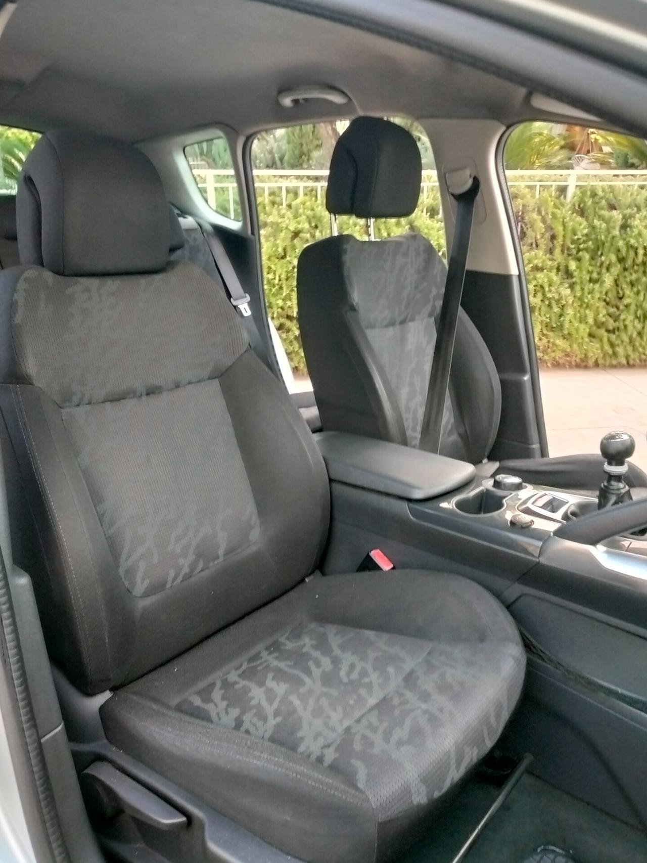 Peugeot 3008 1.6 HDi 110CV Premium